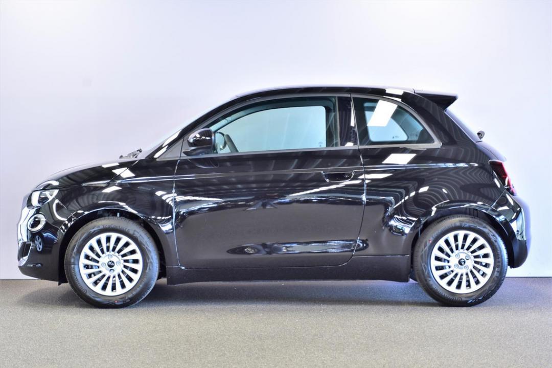 Fiat 500 42kWh 118pk Aut incl. Comfort Pack (Auto komt voor € 2000,- subsidie in aanmerking)